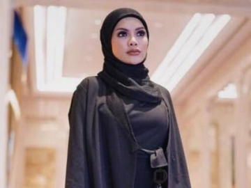 Pamer Pose Kece dan Semringah Bareng Para Sahabat di Jepang, Nikita Mirzani: Geng Riya