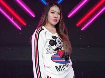 Tampil kasual, Via Vallen Malah Dituding Kenakan Baju Seharga Rp 35 ribu