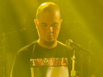 Berniat Jenguk Sang Anak di LP Cipinang, Ibunda Ahmad Dhani Malah Dipersulit