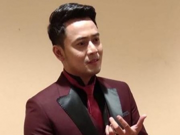 Kriss Hatta Tampil Ganteng Penuh Karisma, Netter: Seger Bener Liatnya