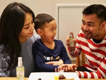 Raffi Ahmad dan Nagita Slavina Kompak Beri Kejutan 'Sederhana' untuk Rafathar, Netter  Baper