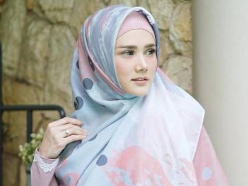 Mulan Jameela Beri Pesan Haru untuk Ahmad Dhani Hingga Semangati Al dan Dul, Netter Malah 'Tertawa'