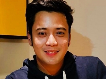 Kriss Hatta 'Lemparkan' Sejumlah Duit ke Penonton Secara Cuma-Cuma, Netter Pro Kontra