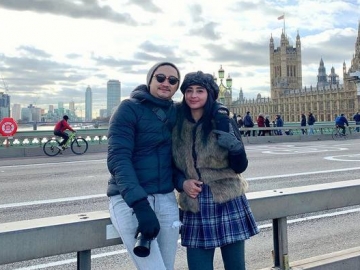 Dewi Persik Pamer Foto Mesra Bareng Suami di London, Netter Malah Seret Nama Rosa Meldianti