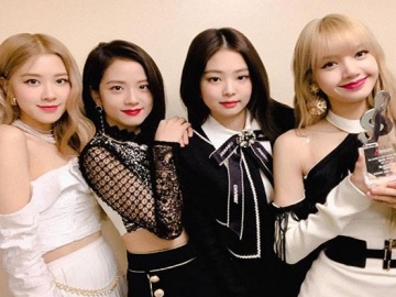 Tampil di Acara TV Amerika, Jennie-Jisoo Black Pink Kompak Pamer Bahu Mulus