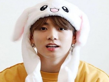 Dianggap Punya Sikap Paling Sopan, Jungkook BTS Bikin Netter Gemas