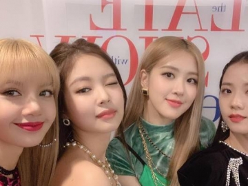 Tampil di 'Late Show With Stephen Colbert', Busana Black Pink Jadi Sorotan