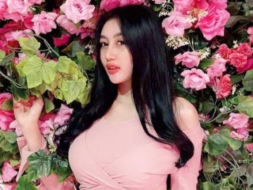 Pamela Safitri Ucapkan Selamat Valentine Sambil Umbar Belahan Dada, Netter: Menjijikkan