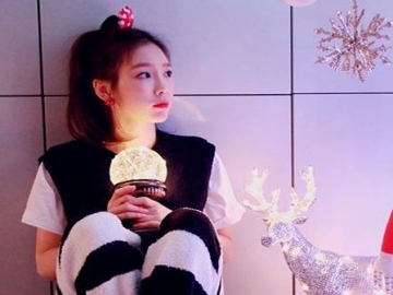 Taeyeon SNSD Cantik Bak Barbie di Majalah, Netter: Apa Aku di Surga?