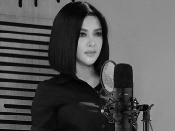 Syahrini Mendadak Bahas Soal Rida Sang Ibunda, Benarkan Kabar Pernikahan dengan Reino Barack?