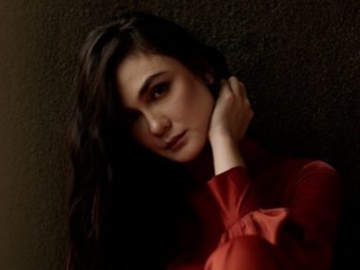 Luna Maya Bagikan Tips Tegar dalam Menghadapi Masalah, Netter Kembali Seret Nama Ariel dan Reino