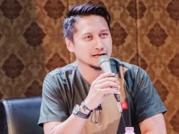 Instagram Blokir Akun Arie Untung, Kenapa?