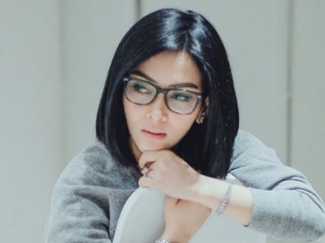 Bukan Cuma Reino Barack, 6 Cowok Ini Dikabarkan Pernah Mengisi Hati Syahrini