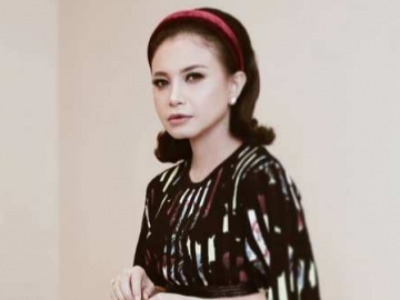 Rossa Pamer Foto Bareng Leeteuk Super Junior, Netter 'Gigit Jari'