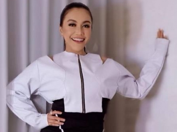 Putri Denada Girang Bukan Main Saat Dapat Hadiah dari Jokowi, Netter Banjir Air Mata