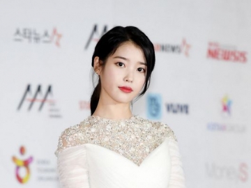 Usai Datangi Acara Kelulusan Fans, IU Berikan Hadiah Unik Untuk Kru Tur Konser 'dlwrma'