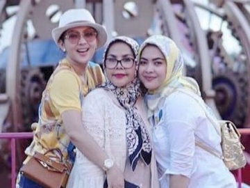 Rombongan Keluarga Syahrini Bertolak ke Jepang, Isu Pernikahan dengan Reino Barack Makin Menguat