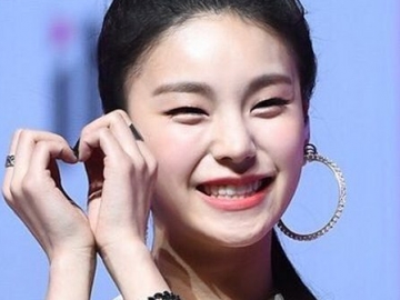 Foto Pre Debut Terungkap, Netter Kagum dengan Visual Yeji Itzy Memakai Seragam Sekolah