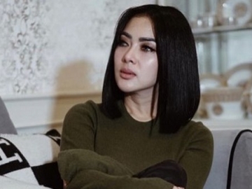 Desainer Hengki Kawilarang Unggah Foto Syahrini Kenakan Gaun, Caption Syarat Akan Makna Jadi Sorotan