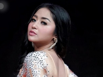 Kembali Memanas, Dewi Persik Sebut Kondisi Sang Ayah Makin Parah Usai Dijenguk Rosa Meldianti