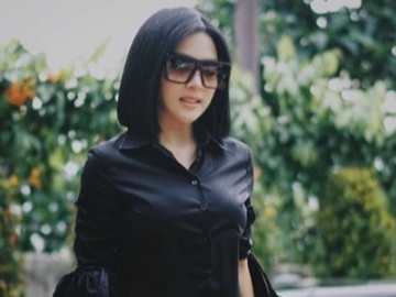 Dikabarkan Nikah, Syahrini Bagikan Foto Senyum Sumringah Seraya Minta Netter Tulis Caption