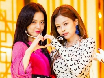 Jisoo Ceria, Ekspresi Cemberut Jennie Black Pink Saat di Bandara Jadi Sorotan Netizen