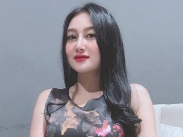 Pamela Safitri Unggah Foto dengan Sang Ibunda, Netter Sukses Dibikin 'Takjub' Karena Hal Ini