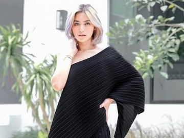 Jessica Iskandar Foto Bareng Meriam Bellina, Busana Super Mini Jadi Sorotan