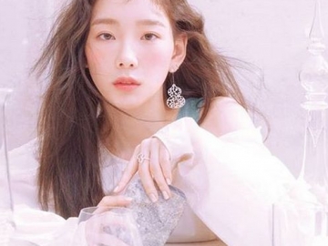 Tampil Cantik Nan Mungil Pakai Dress Pendek, Taeyeon Bikin Netter 'Tertipu'