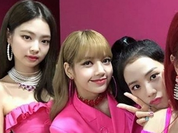 Pakai Make Up Tipis di Bandara Menuju Taipe, Wajah Polos Black Pink Tuai Sorotan