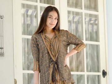 Luna Maya Nonton Konser Maroon 5 Bareng Adik Faisal Nasimuddin, Netter Banjiri Doa Ini