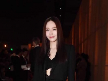 Gaya Rambut Panjang dan Belah Tengah Bikin Jessica Sangat Mirip Krystal, Setuju?