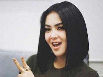 Alasan Syahrini Unfollow Hotman Paris Akhirnya Terkuak, Netter Makin Murka