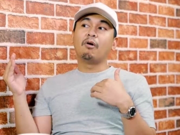 Raditya Dika Unggah Foto Ini, Netizen: Wajahnya Awet Banget Ya