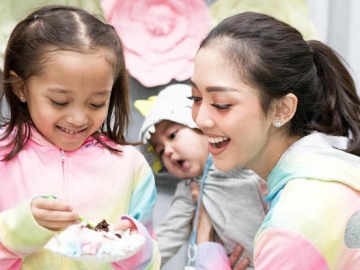 Kerja Bawa Anak, Ririn Dwi Ariyanti Sampai Buat Kamar di Lokasi Syuting