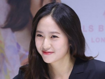 Cantik Kenakan Dress Mini di Acara Fashion, Tubuh Berisi Krystal f(x) jadi Sorotan