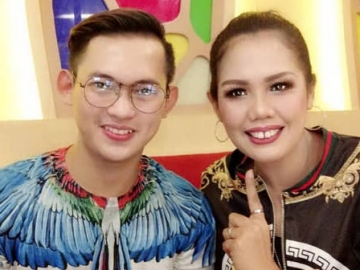 Irfan Sbaztian Tak Akui Tenar Karena Mantan Kekasih, Ely Sugigi: Saya Sakit Hati