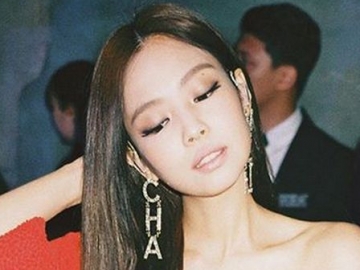 Bahu Mulus dan Rambut Blonde Jennie Jadi Sorotan di Video Teaser Comeback Black Pink