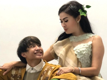 Boros, Iis Dahlia Tahan ATM Anak