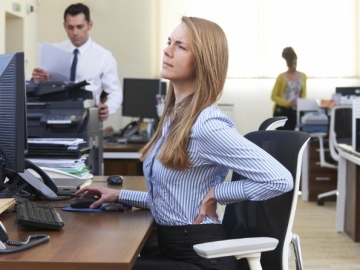 Hindari Skoliosis, Ketahui 7 Posisi Duduk yang Baik saat Berada di Depan Komputer