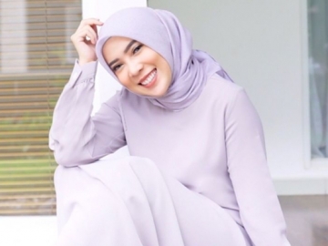 Gemar Unggah Tulisan Kocak di Insta Story, Fitri Tropica Cari Perhatian