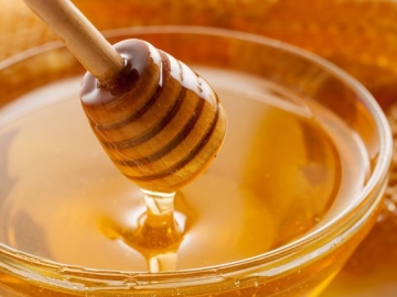 Enggak Perlu Perawatan Mahal, Ini 7 Manfaat Madu untuk Kecantikan Wajah dan Rambut