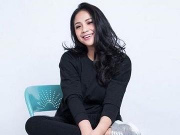 Rieta Amilia Ultah, Netter Salfok dengan Kedekatan Nagita Slavina dan Ayah Sambungnya