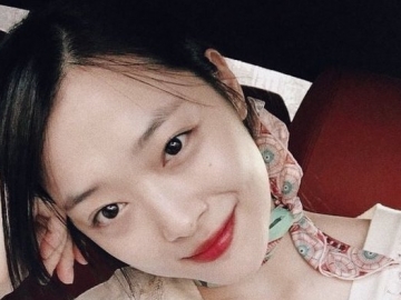 Tak Pakai Bra dan Mabuk Selama Live Instagram, Sulli Tuai Beragam Komentar