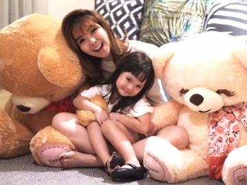 Gisella Anastasia Pamer Foto Kumpul Bareng Teman, Caption Soal Gempi Jadi Sorotan