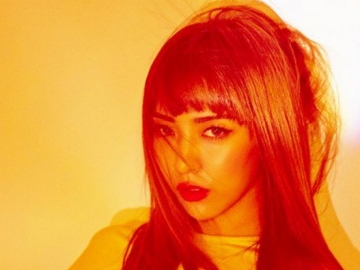 Semakin Berani Foto Buka-Bukaan di Medsos, Luna f(x) Justru Bikin Netter Khawatir