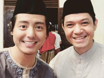 Roger Danuarta Mantap Jadi Mualaf, Dude Harlino Lempar Pujian Karena Hal Ini