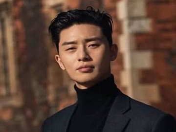 Pakai Busana Serba Hitam, Park Seo Joon Kepergok Betolak ke Bali