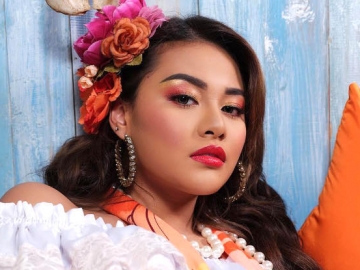 Perdana Gunakan Hak Pilih, Aurel Hermansyah Nyoblos Kertas Suara Modal Feeling