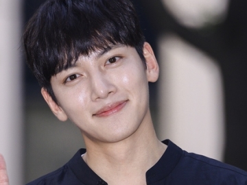Bikin Kagum, Ji Chang Wook Kembalikan Tas Fans dan Tulis Pesan Singkat Seperti Ini